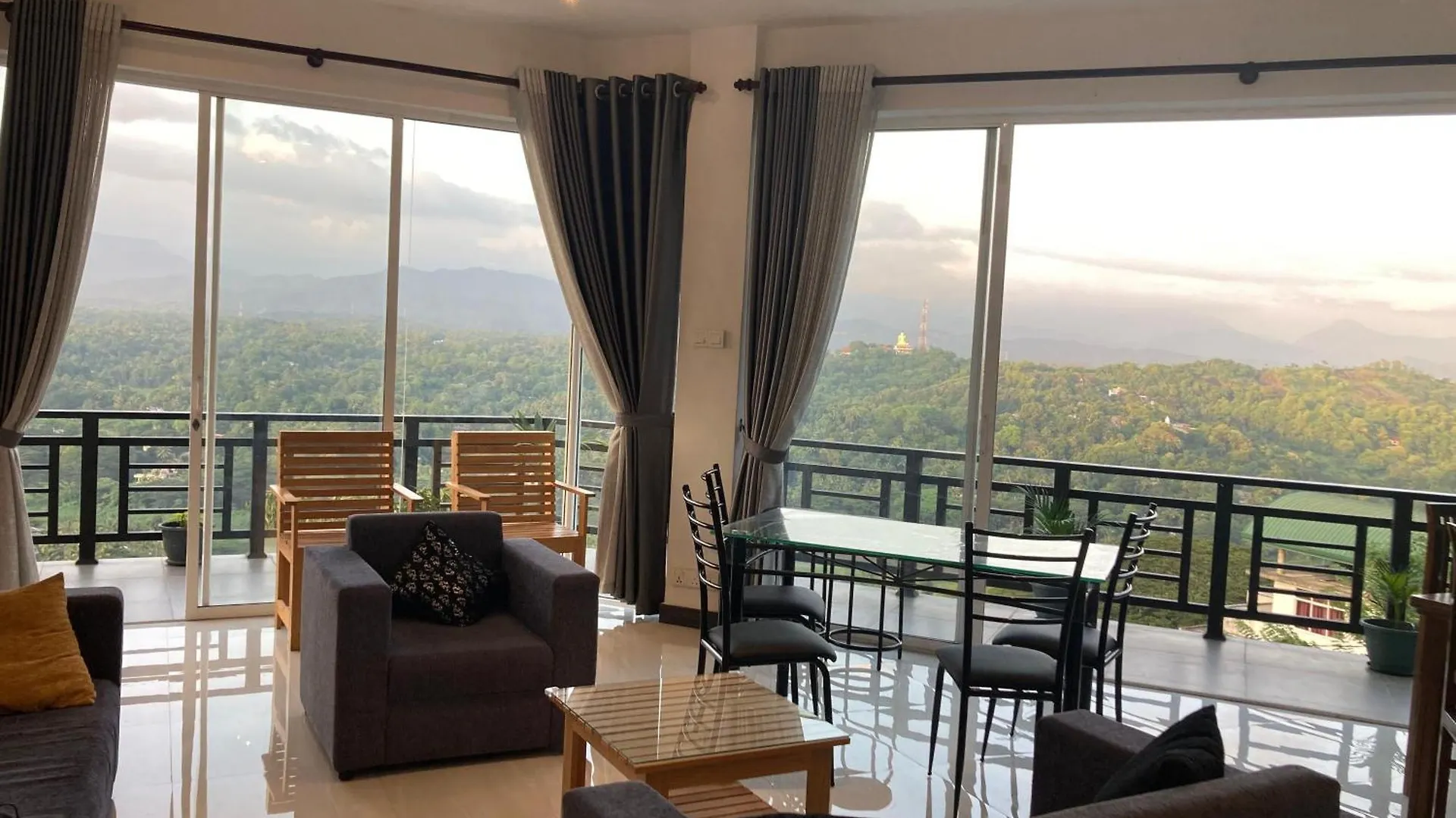 Bed and Breakfast Dream House Residence Κάντι