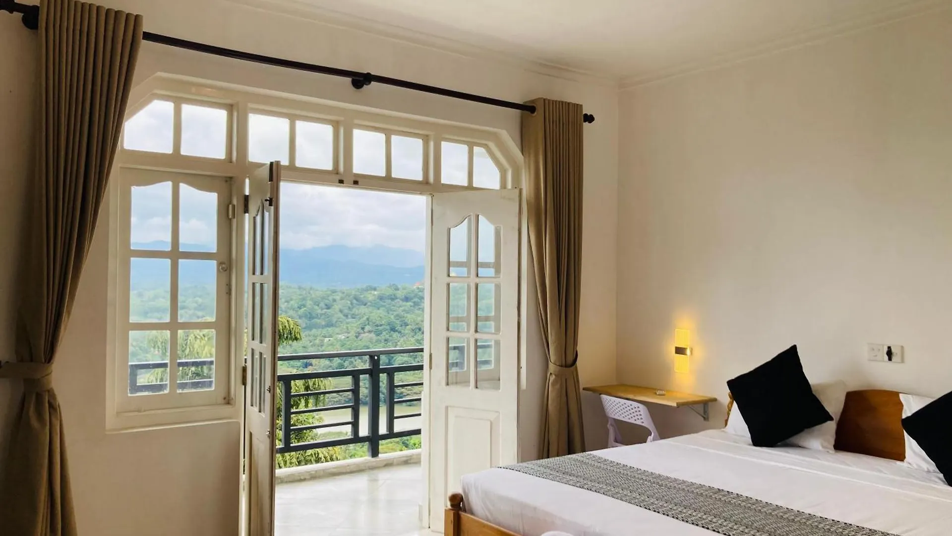 Bed and Breakfast Dream House Residence Κάντι Σρι Λάνκα